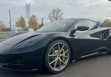 Lotus Emira 4.500 km 82.980 &euro; Köln 50829