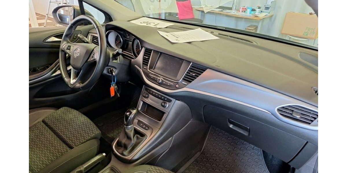 Opel Astra Klima Navi Temp CarPlay GARANTIE 28.000 km 28.000 km 14.500 &euro; Erftstadt 50374