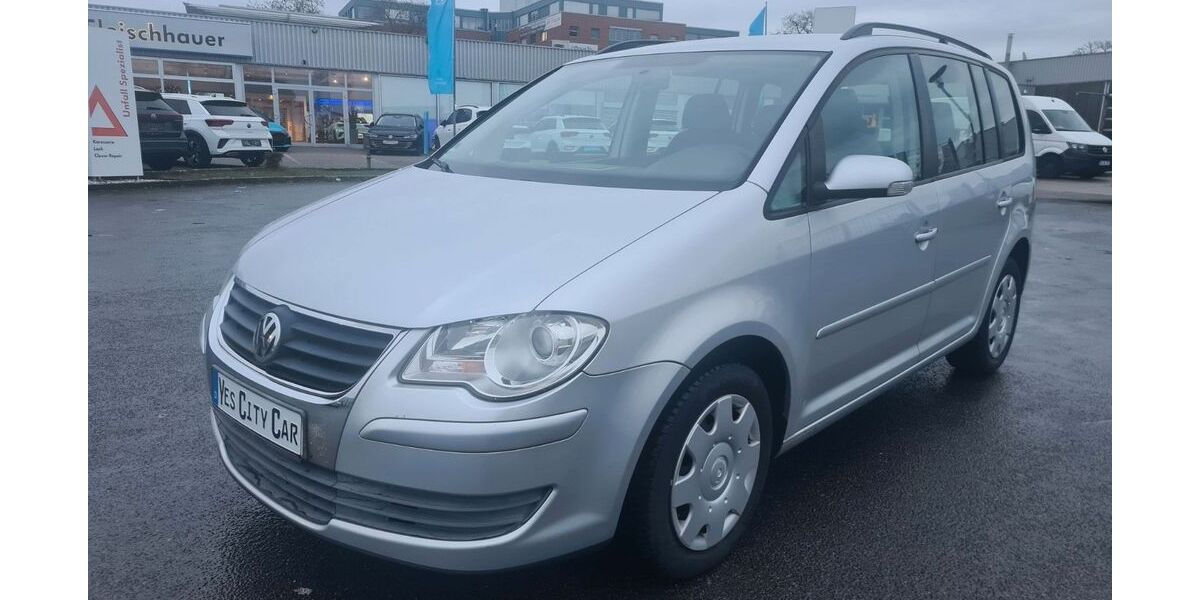 VW Touran 162.600 km 5.499 &euro; Köln 51145