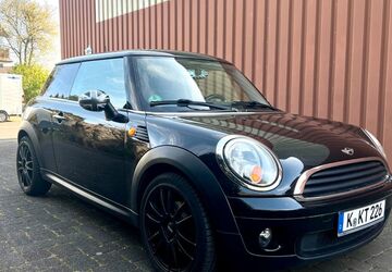 Mini Cooper 67.500 km 7.490 &euro; Köln 51149
