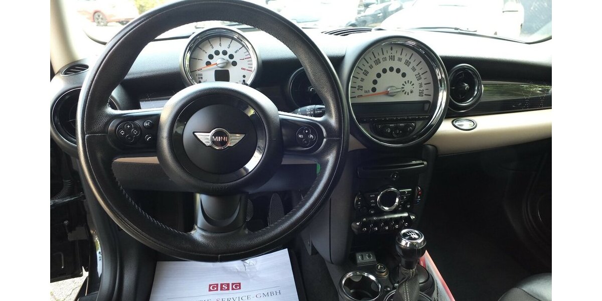 Mini Cooper BAKER STREET XENON KLIMAAUTOM SITZHEIZUNG 114.143 km 8.898 &euro; Köln 50858