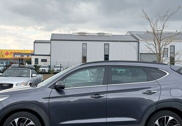 Hyundai TUCSON 162.000 km 15.300 &euro; Düren 52351