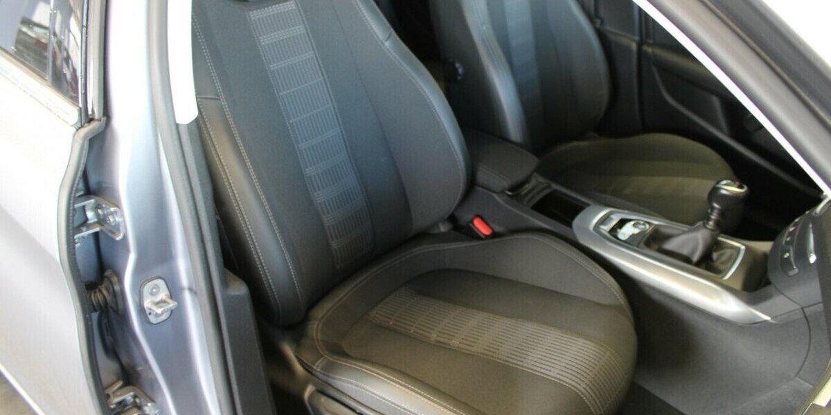 Peugeot 308 BlueHDi FAP 130 Allure Pack 57.711 km 14.980 &euro; Euskirchen 53881