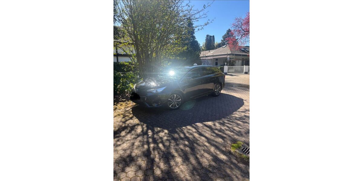 Toyota Avensis 204.000 km 8.800 &euro; Köln 50858