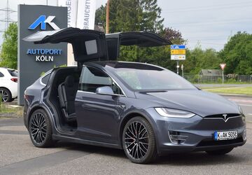 Tesla Model X 55.800 km 64.890 &euro; Köln 51147