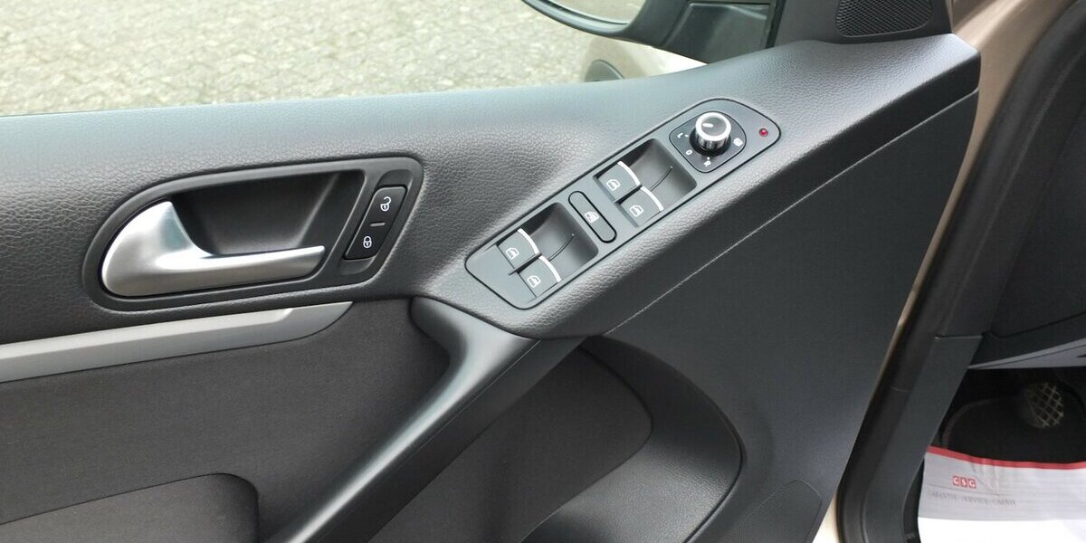 VW Tiguan CUP SPORTSTYLE BMT NAVI PARKPILOT TEMPOMAT 87.859 km 11.900 &euro; Köln 50858