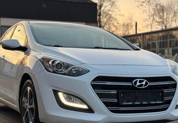 Hyundai i30 88.633 km 8.450 &euro; Düren 52349