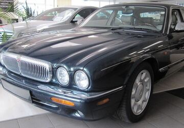 Jaguar Daimler 93.200 km 32.499 &euro; Düren 52353