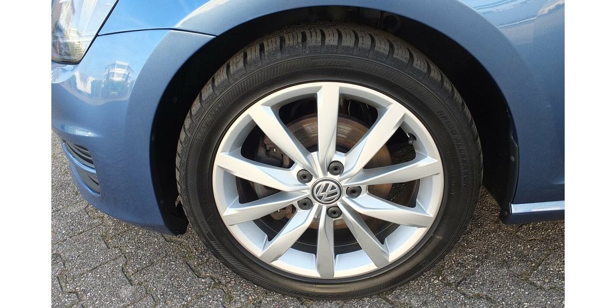 VW Golf VII COMFORTLINE PANORAMADACH KLIMAAUTOMATIK 1 150.000 km 9.888 &euro; Köln 50858