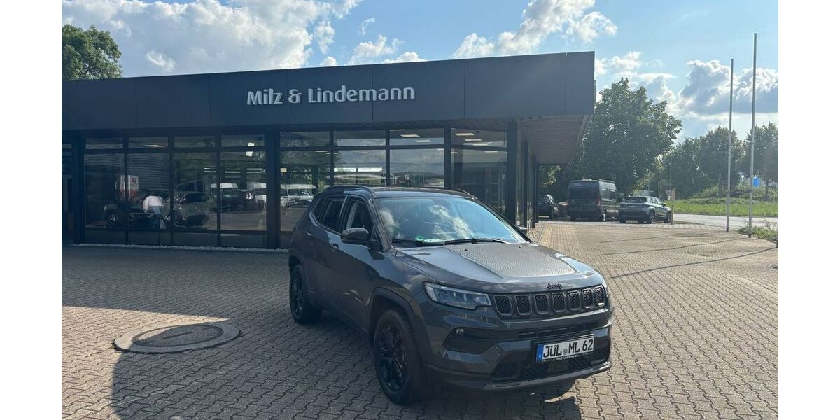 Jeep Compass 38.500 km 26.790 &euro; Jülich 52428