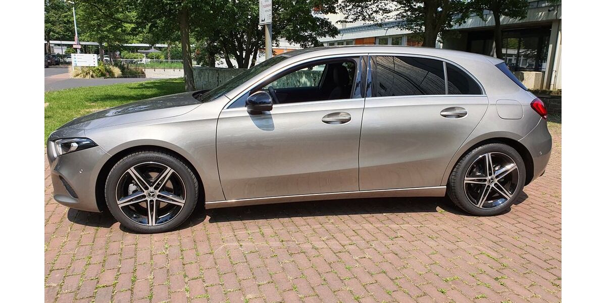 Mercedes-Benz A 180 29.000 km 20.700 &euro; Köln 51109