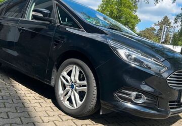 Ford S-Max 135.480 km 7.999 &euro; Köln 51069