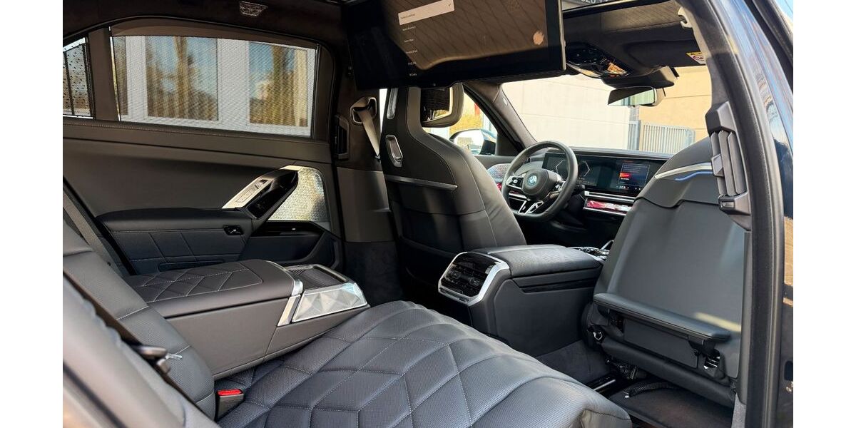 BMW 750 17.188 km 105.950 &euro; Köln 50739