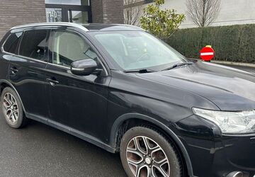 Mitsubishi Outlander 172.325 km 8.990 &euro; Wesseling - Köln 50389