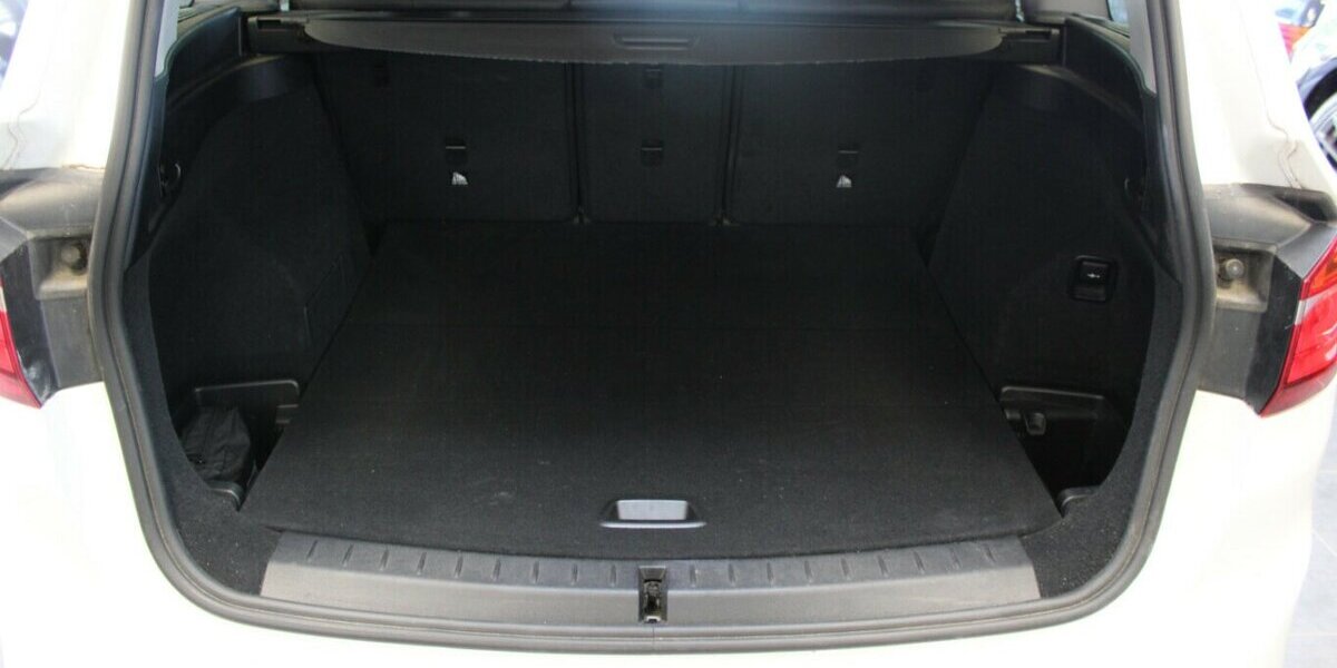 BMW 218 218d Gran Tourer Aut. Sport Line - Navi - LED 69.998 km 22.980 &euro; Euskirchen 53881