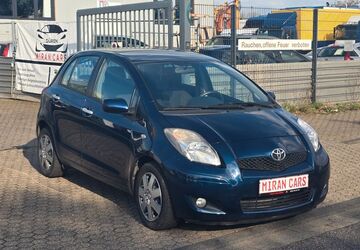 Toyota Yaris 197.711 km 2.999 &euro; Düren 52353