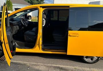 Hyundai STARIA 89.000 km 32.500 &euro; Düren 52355