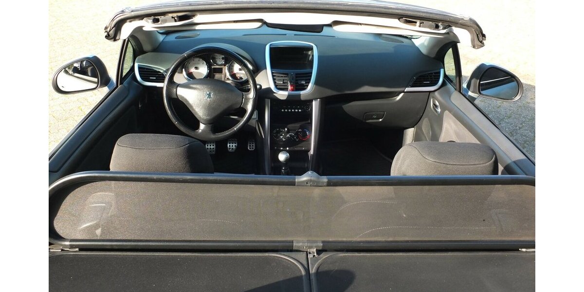 Peugeot 207 SPORT KLIMAANLAGE PARKPILOT LMF WINDSCHOTT 137.587 km 4.908 &euro; Köln 50858