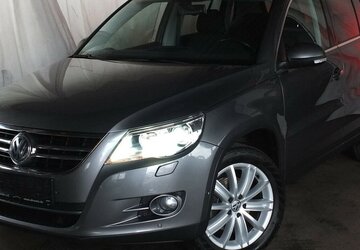 VW Tiguan TEAM orig.ATM ca 52 tkm XENON AHK PARKPILOT 112.432 km 9.408 &euro; Köln 50858