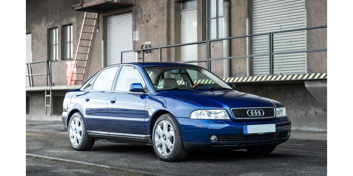 Audi A4 158.941 km 12.890 &euro; Köln 50825