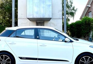 Hyundai i20 43.000 km 12.800 &euro; Vettweiß 52391